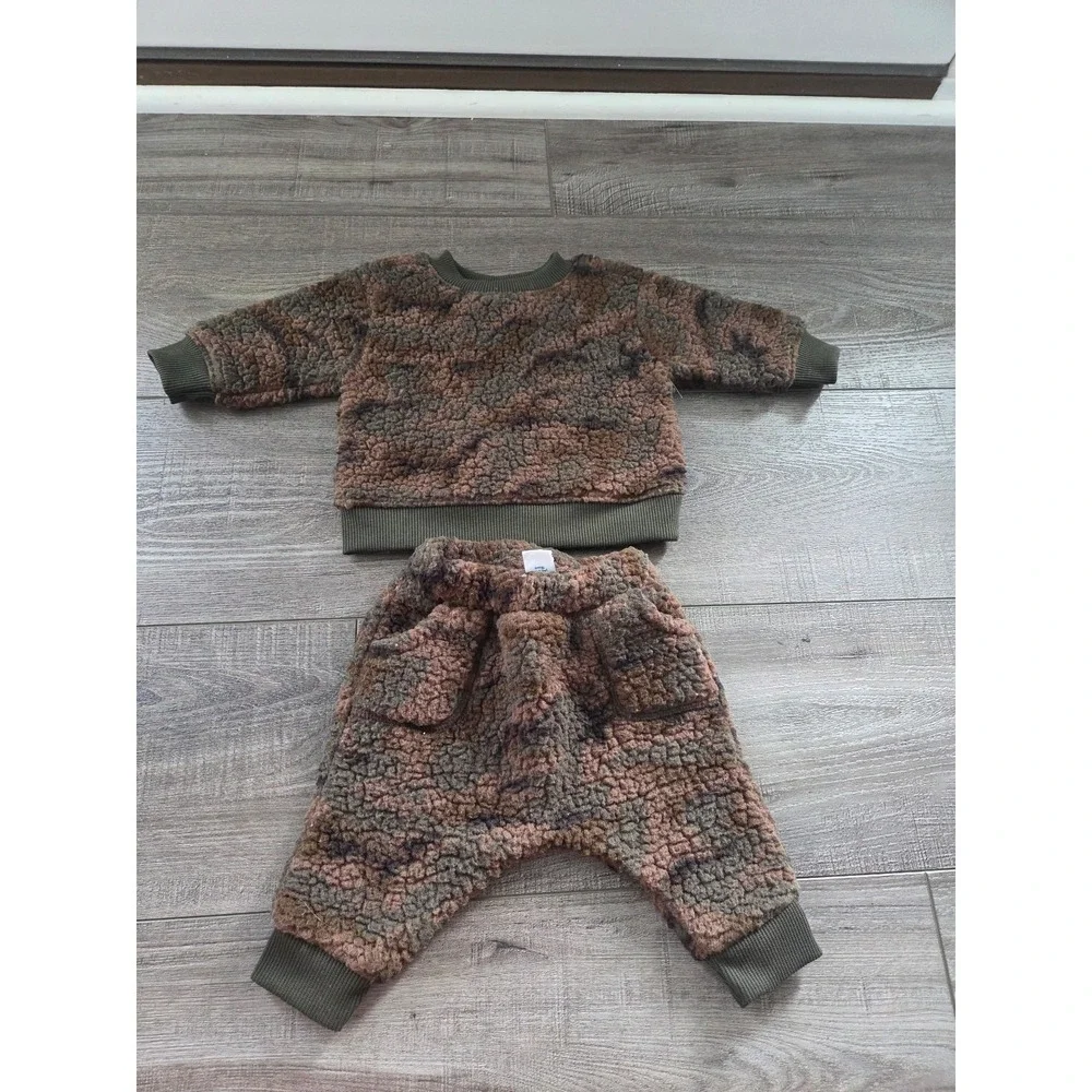 Old navy baby boy outfit 0-3 mos